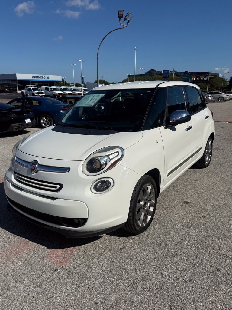 Used 2017 FIAT 500L Lounge FWD image 3