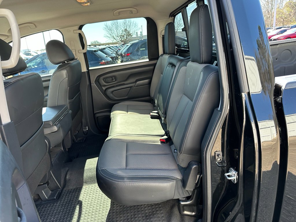 Used 2021 Nissan Titan S image 9