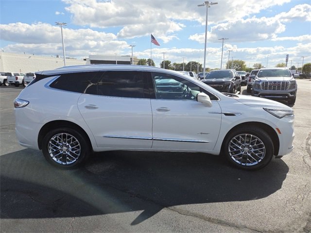 Used 2023 Buick Enclave Avenir w/ Avenir Technology Package image 22