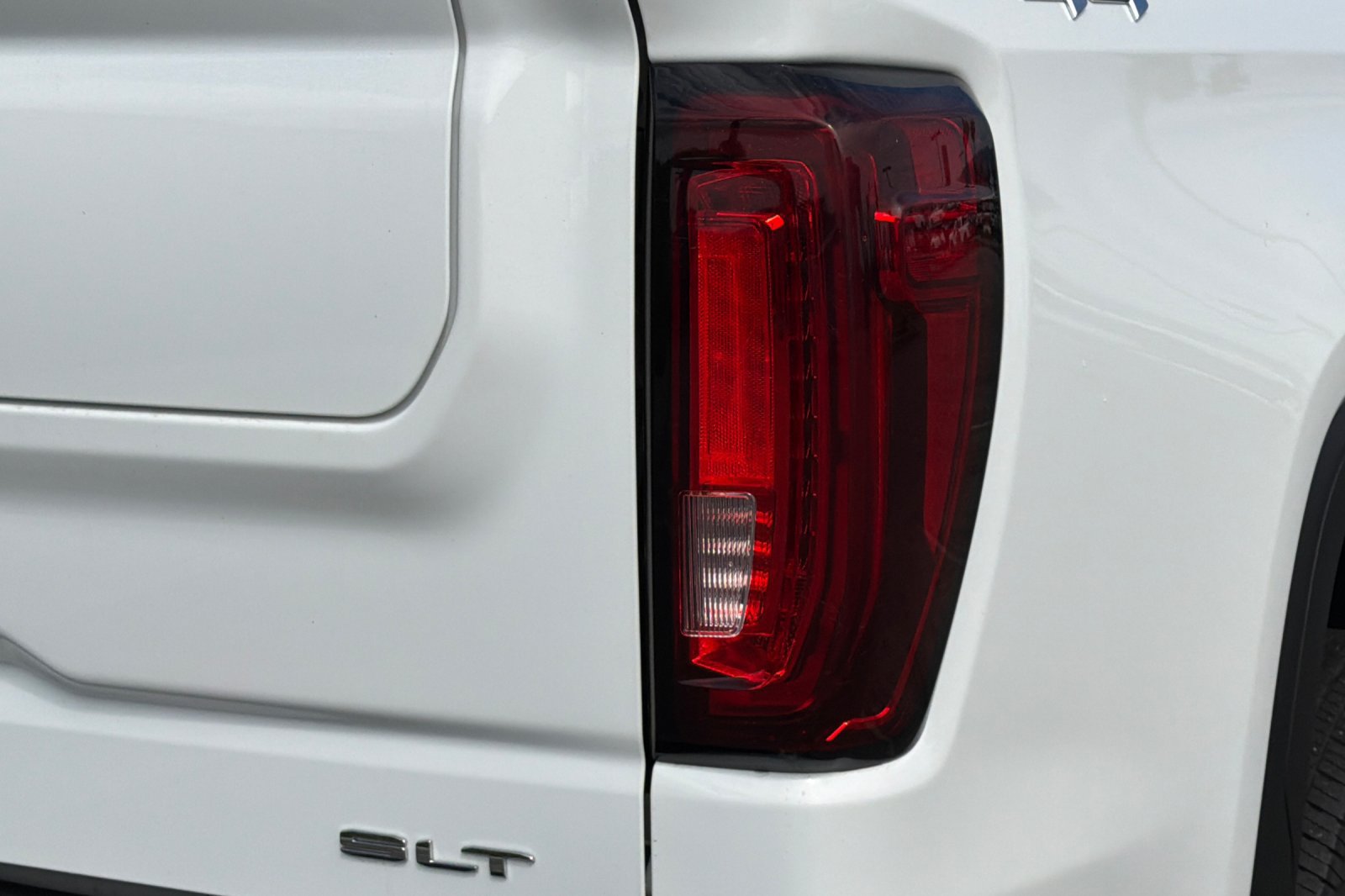 Used 2025 GMC Sierra 1500 SLT AWD/4WD image 39