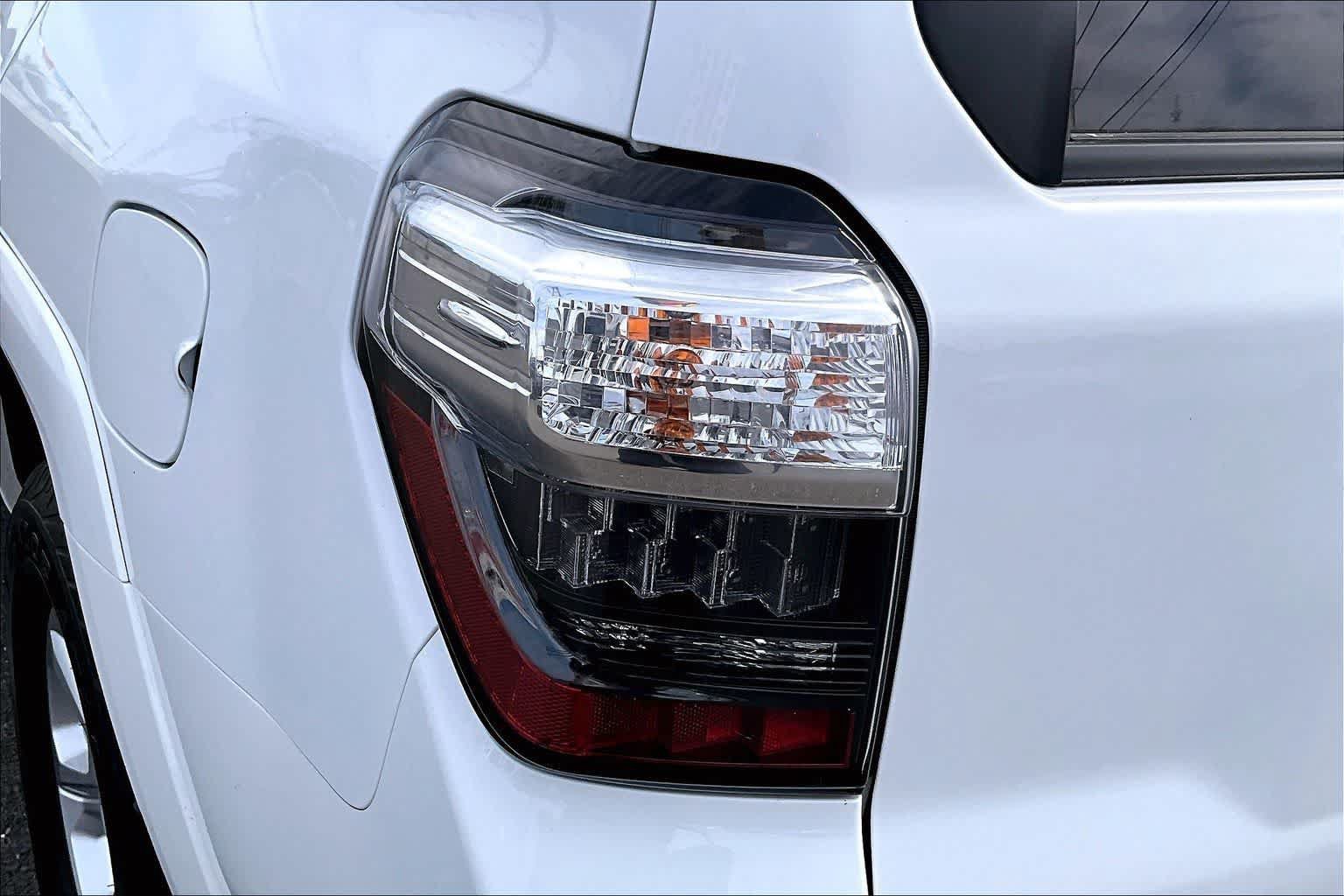 Used 2024 Toyota 4Runner SR5 Premium w/ Moonroof Package AWD/4WD image 32