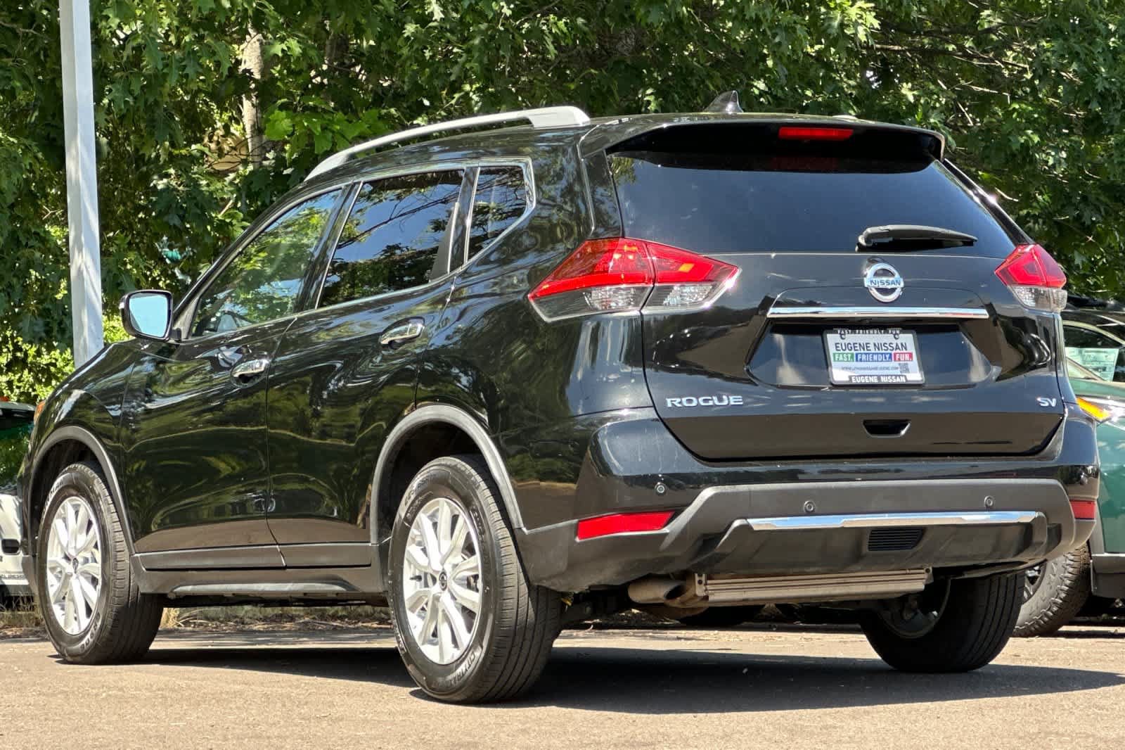 Used 2020 Nissan Rogue SV FWD image 6