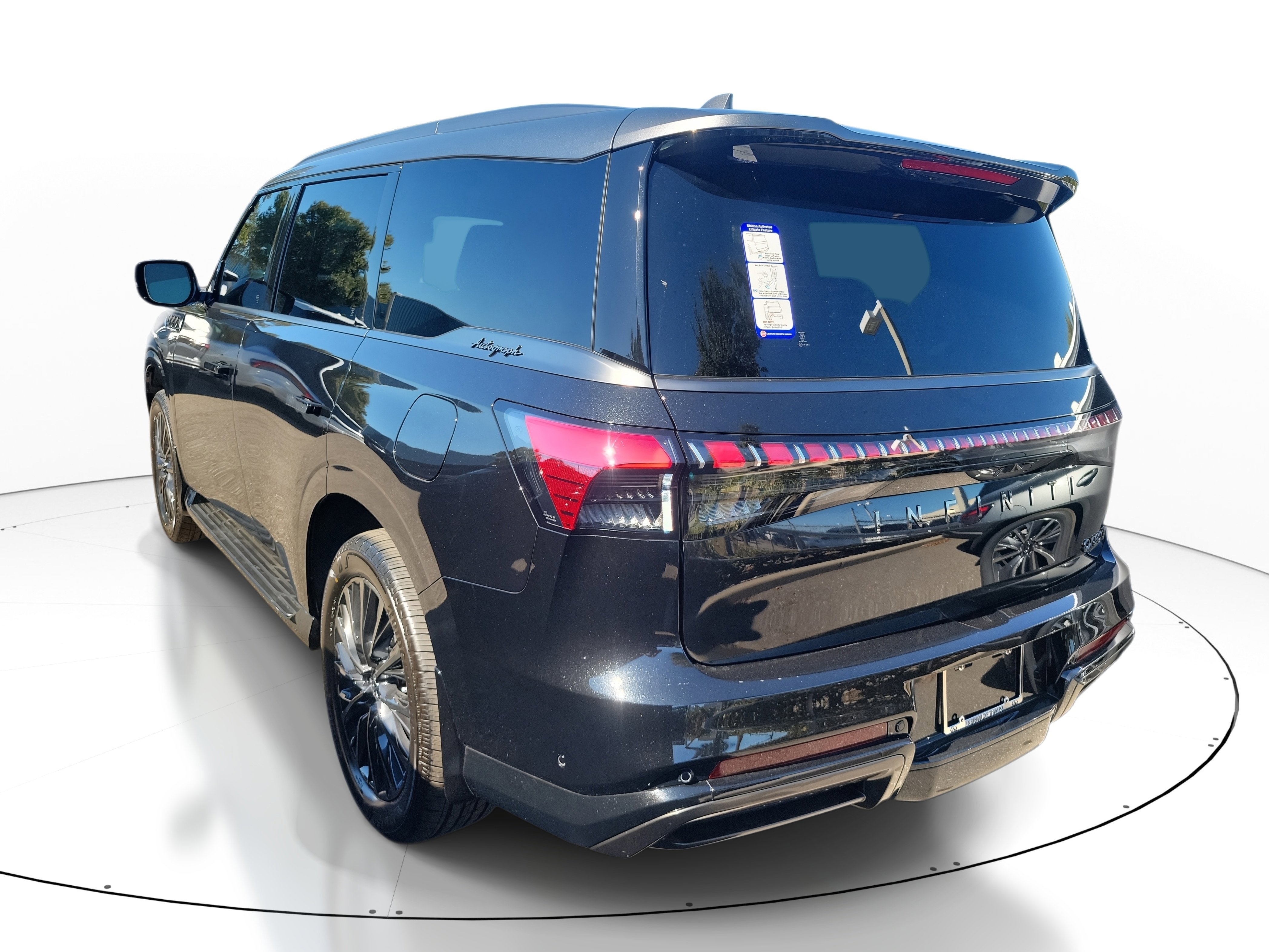 New 2026 INFINITI QX80 Autograph w/ Premium Cargo Package image 4
