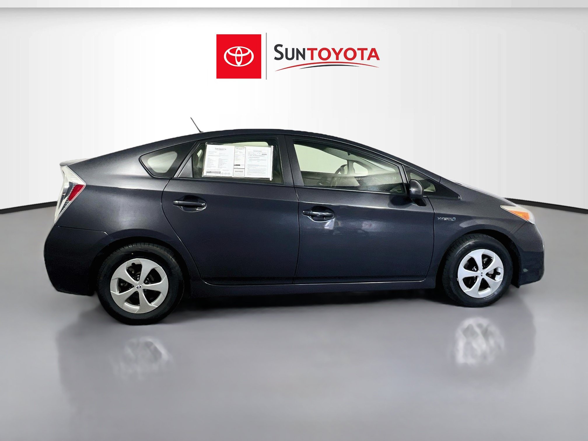 Used 2015 Toyota Prius Two FWD image 2