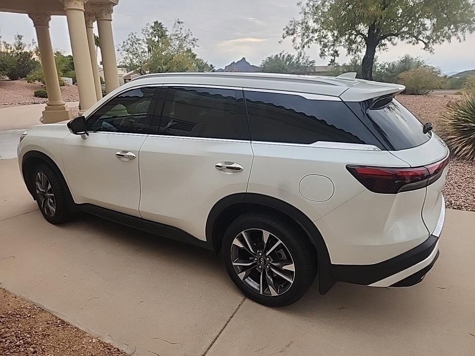 Used 2023 INFINITI QX60 Luxe w/ Cargo Package image 4