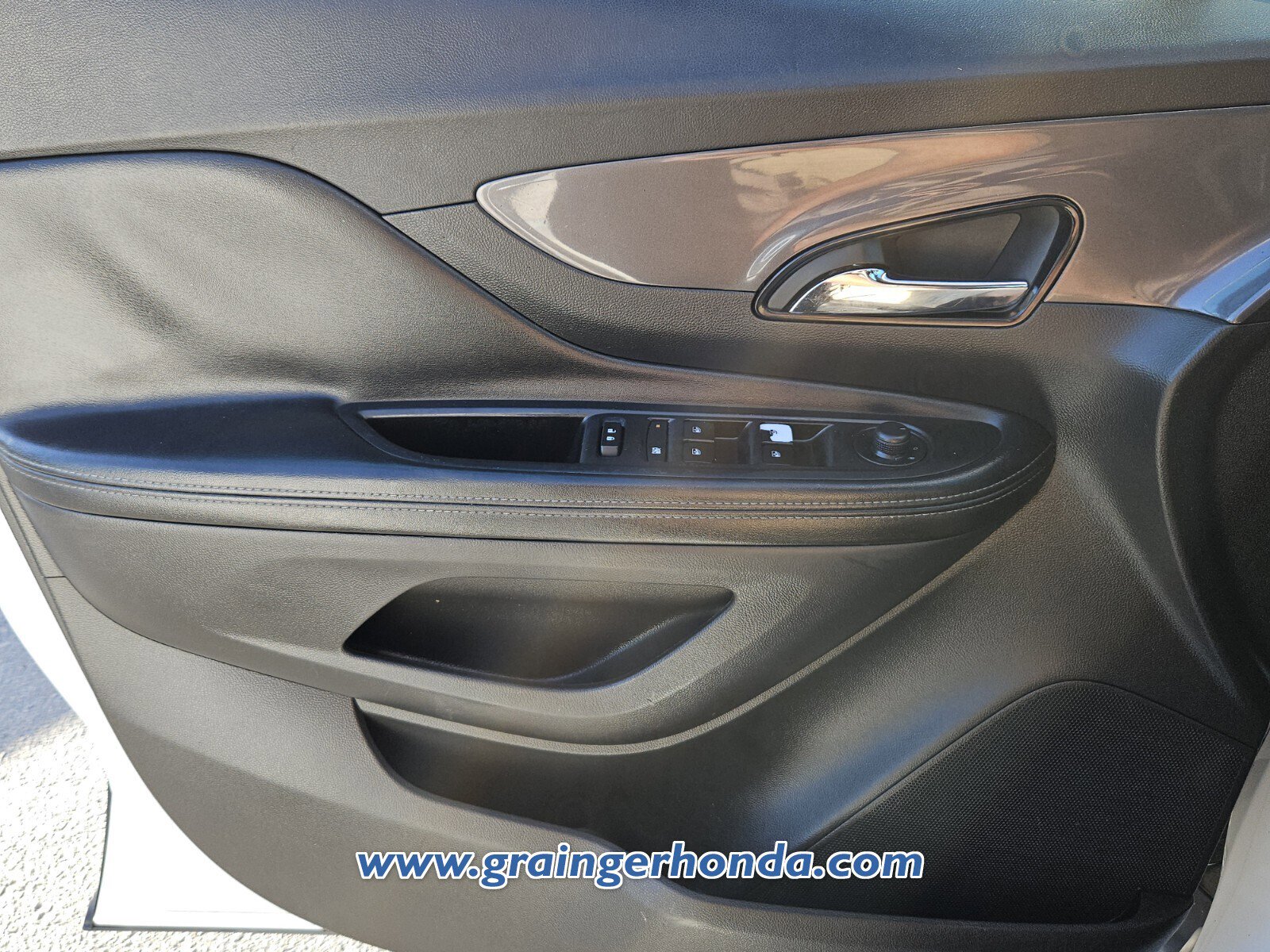 Used 2020 Buick Encore Preferred w/ Safety Package FWD image 23