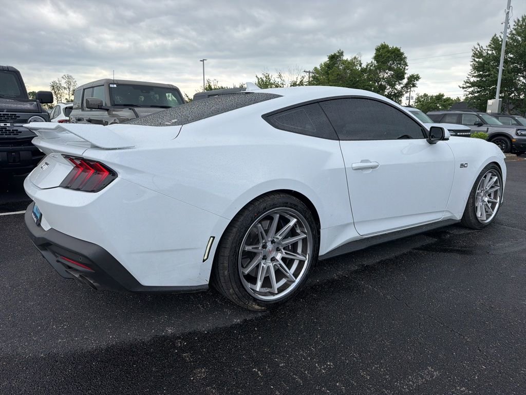 Used 2025 Ford Mustang GT Premium w/ GT Performance Package RWD image 3
