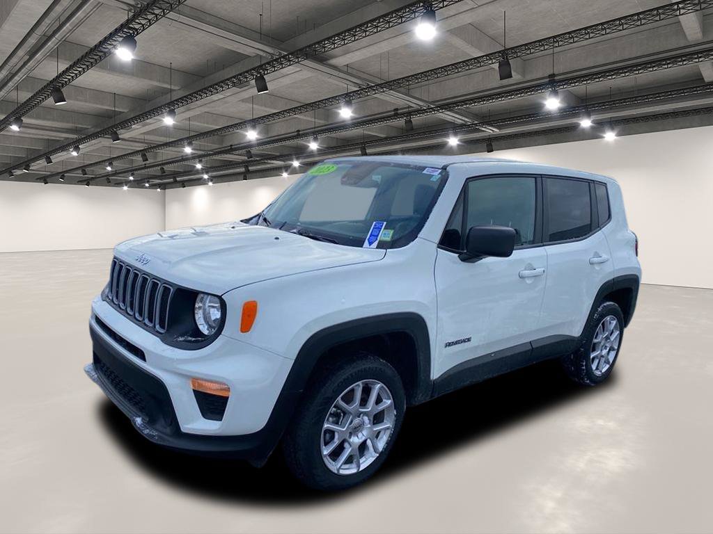 Used 2023 Jeep Renegade Latitude AWD/4WD image 3