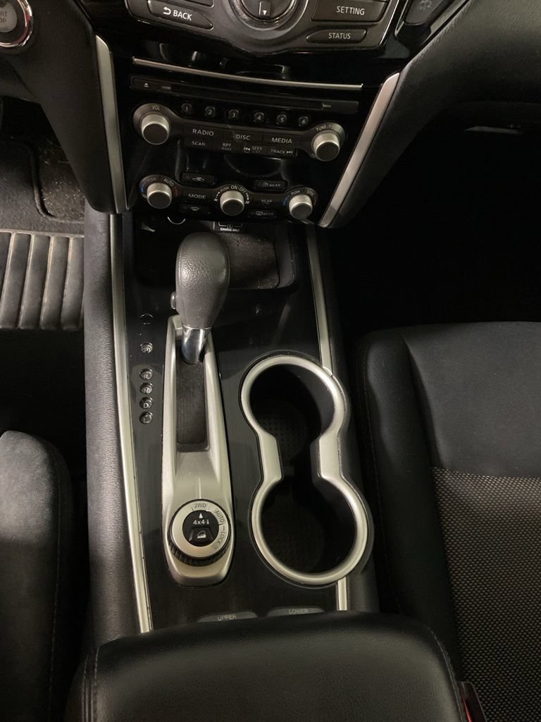 Used 2019 Nissan Pathfinder S AWD/4WD image 28