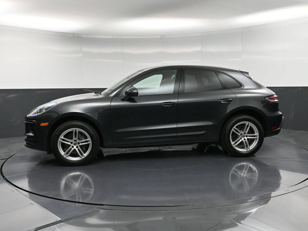 Certified 2025 Porsche Macan AWD/4WD image 2
