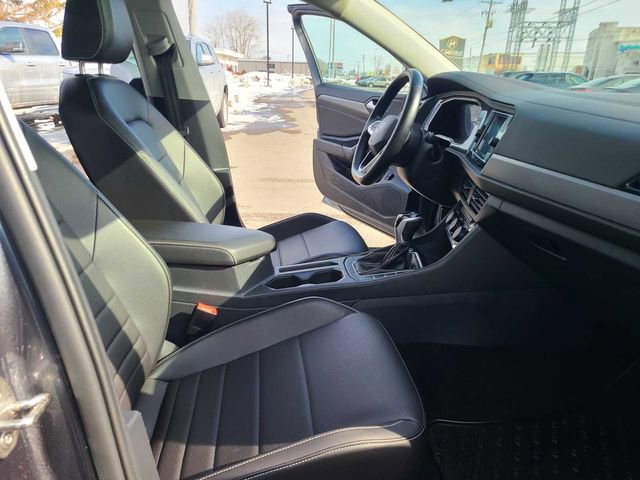Used 2023 Volkswagen Jetta SE w/ Panoramic Sunroof Package image 17