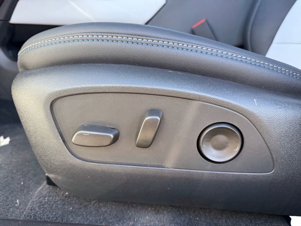 New 2026 Chevrolet Equinox EV LT image 10