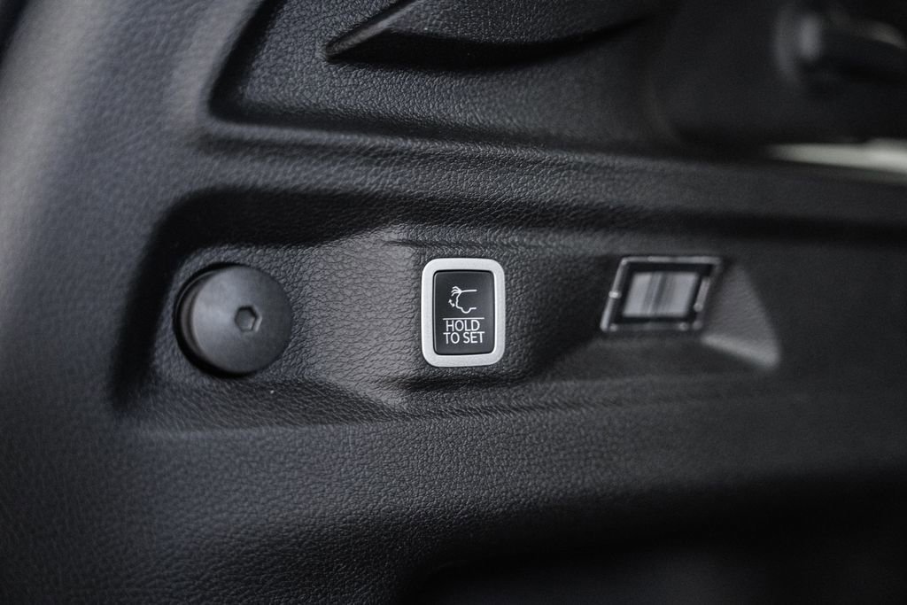 New 2025 Jeep Grand Cherokee L Laredo w/ Luxury Tech Group I image 11