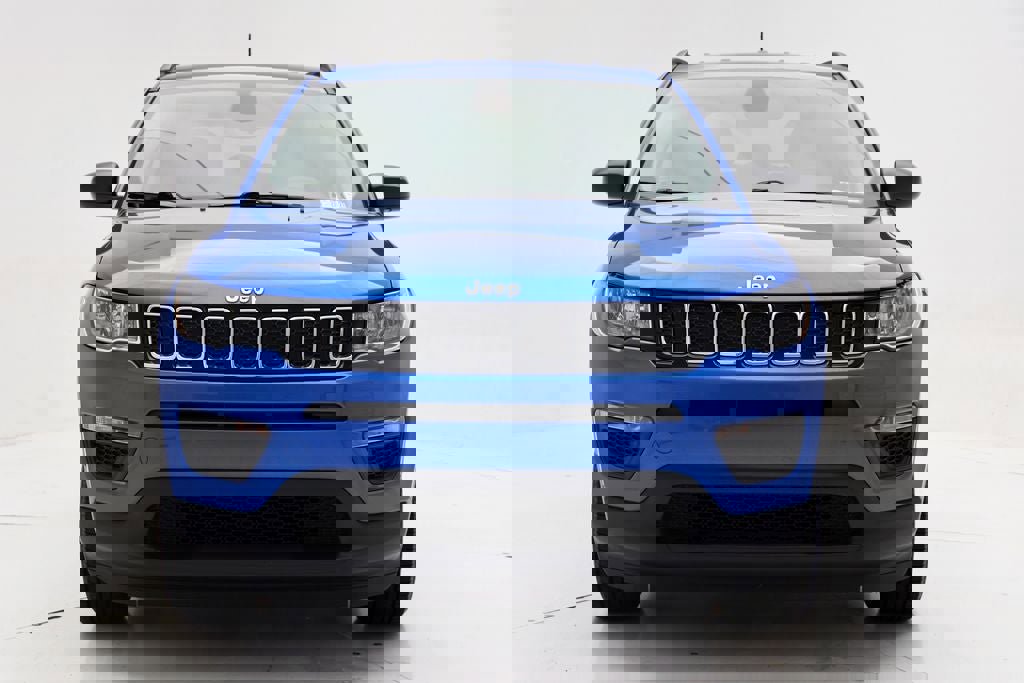 Used 2017 Jeep Compass Sport image 4