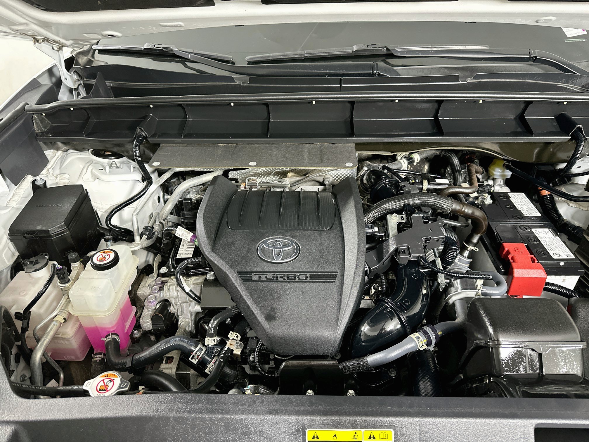 Used 2023 Toyota Highlander L FWD image 32