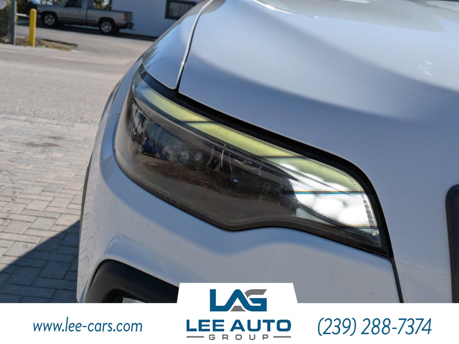 Used 2020 Jeep Cherokee Trailhawk AWD/4WD image 8