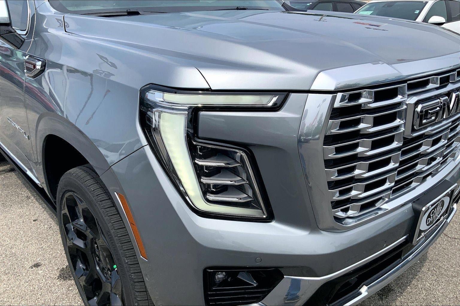 Used 2025 GMC Yukon Denali w/ Denali Reserve Package AWD/4WD image 26