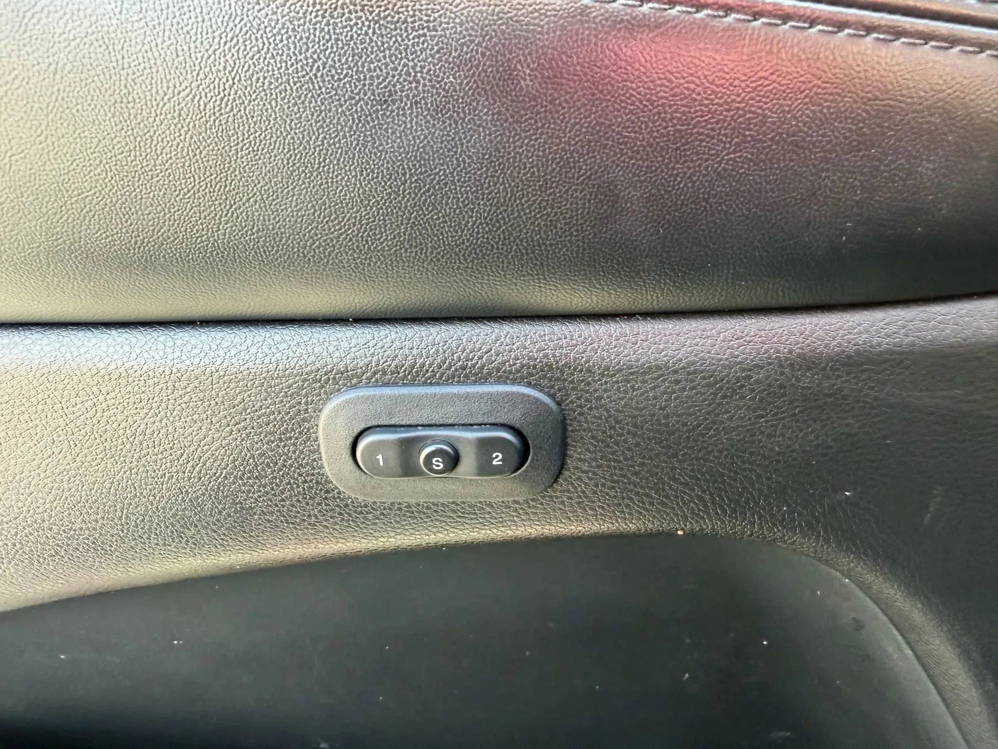 Used 2019 Jeep Grand Cherokee Limited image 25