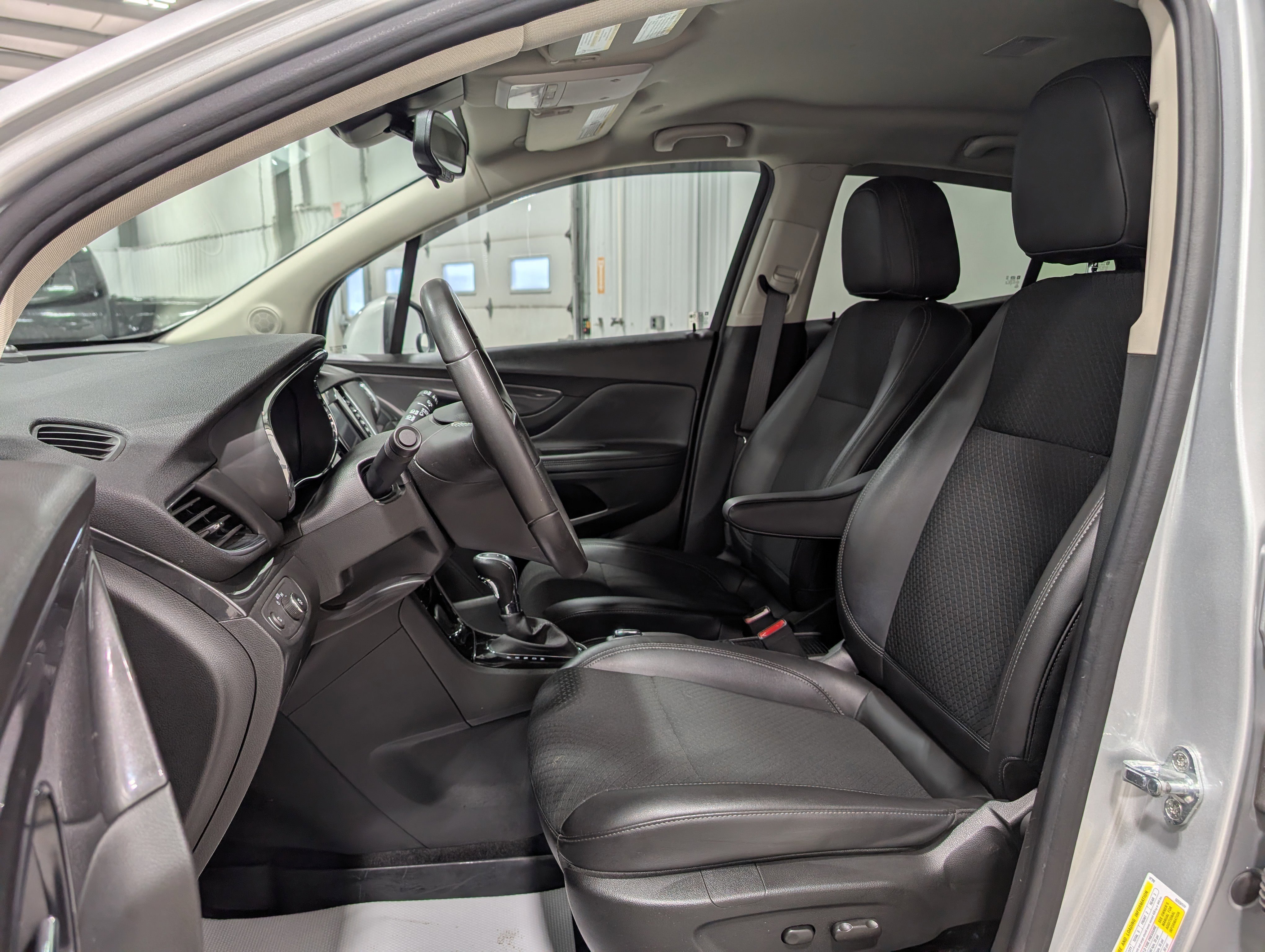 Used 2022 Buick Encore Preferred w/ Safety Package image 10