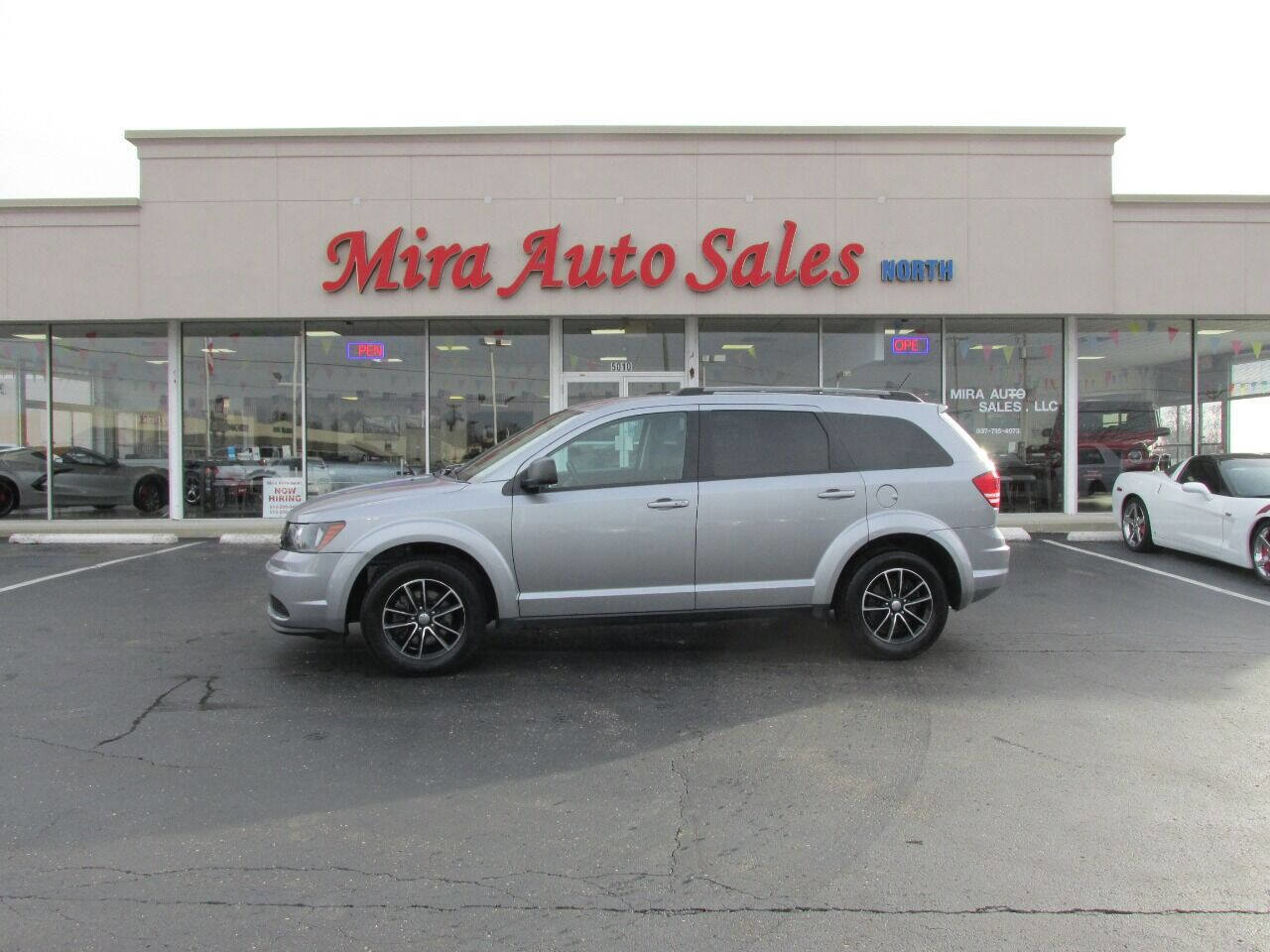 Used 2017 Dodge Journey SE w/ Flexible Seating Group image 2