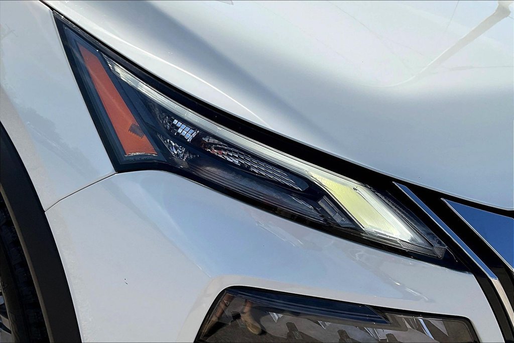 Used 2023 Nissan Rogue S AWD/4WD image 26