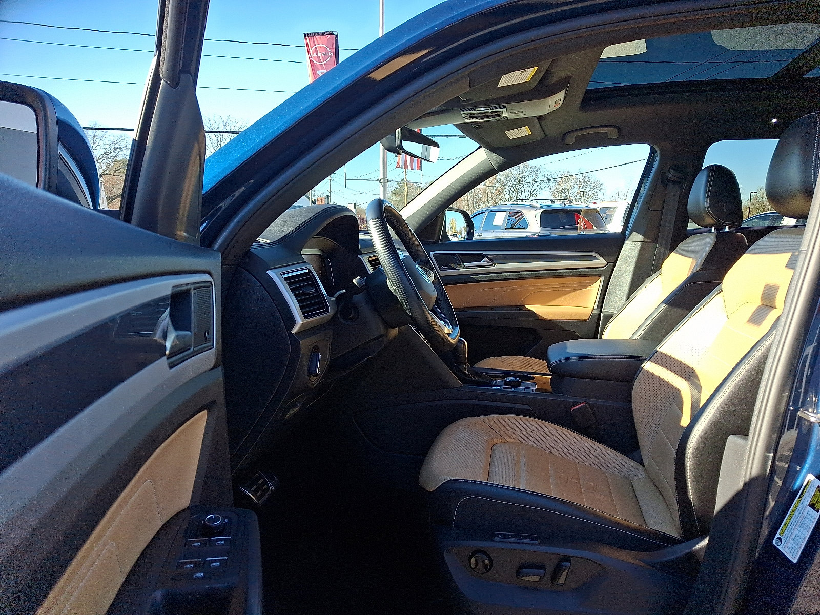 Used 2022 Volkswagen Atlas Cross Sport SEL Premium R-Line image 15