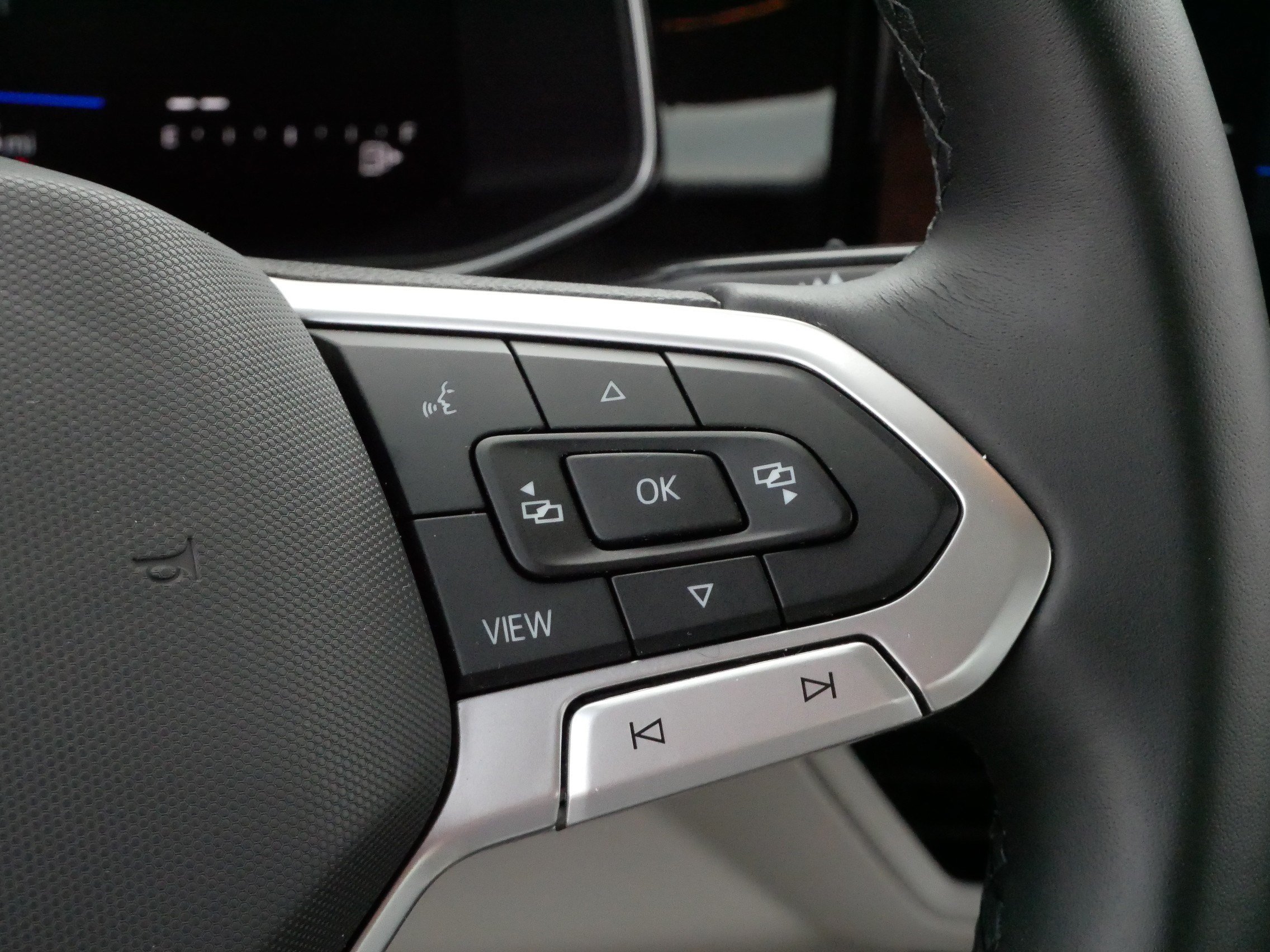 Used 2025 Volkswagen Jetta SE w/ Sunroof Package FWD image 25
