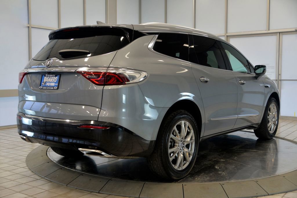 Used 2024 Buick Enclave Essence w/ Experience Buick Package image 8