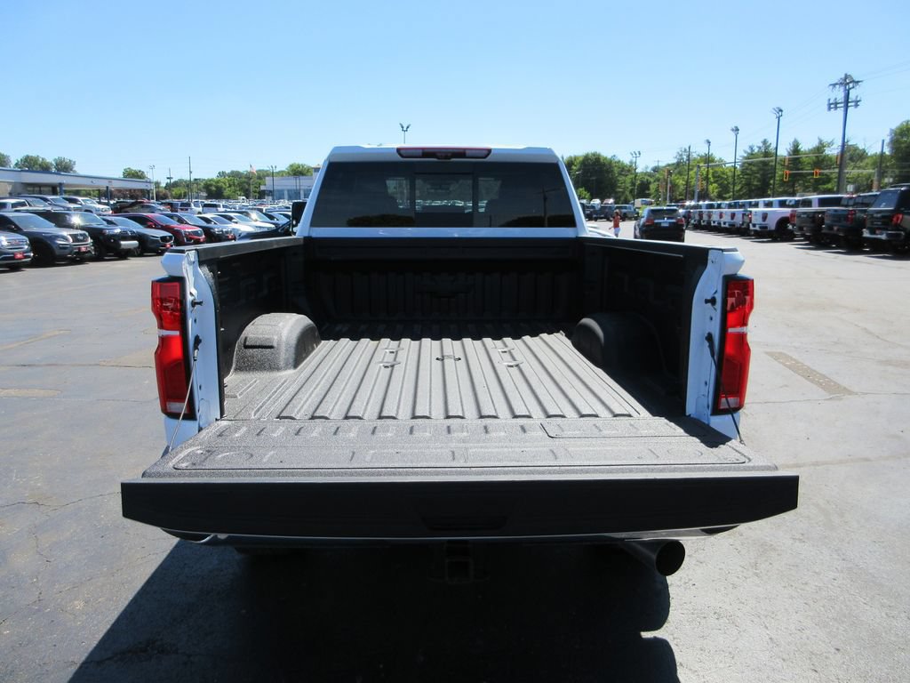 Certified 2025 Chevrolet Silverado 3500 LTZ w/ LTZ Premium Package AWD/4WD image 8