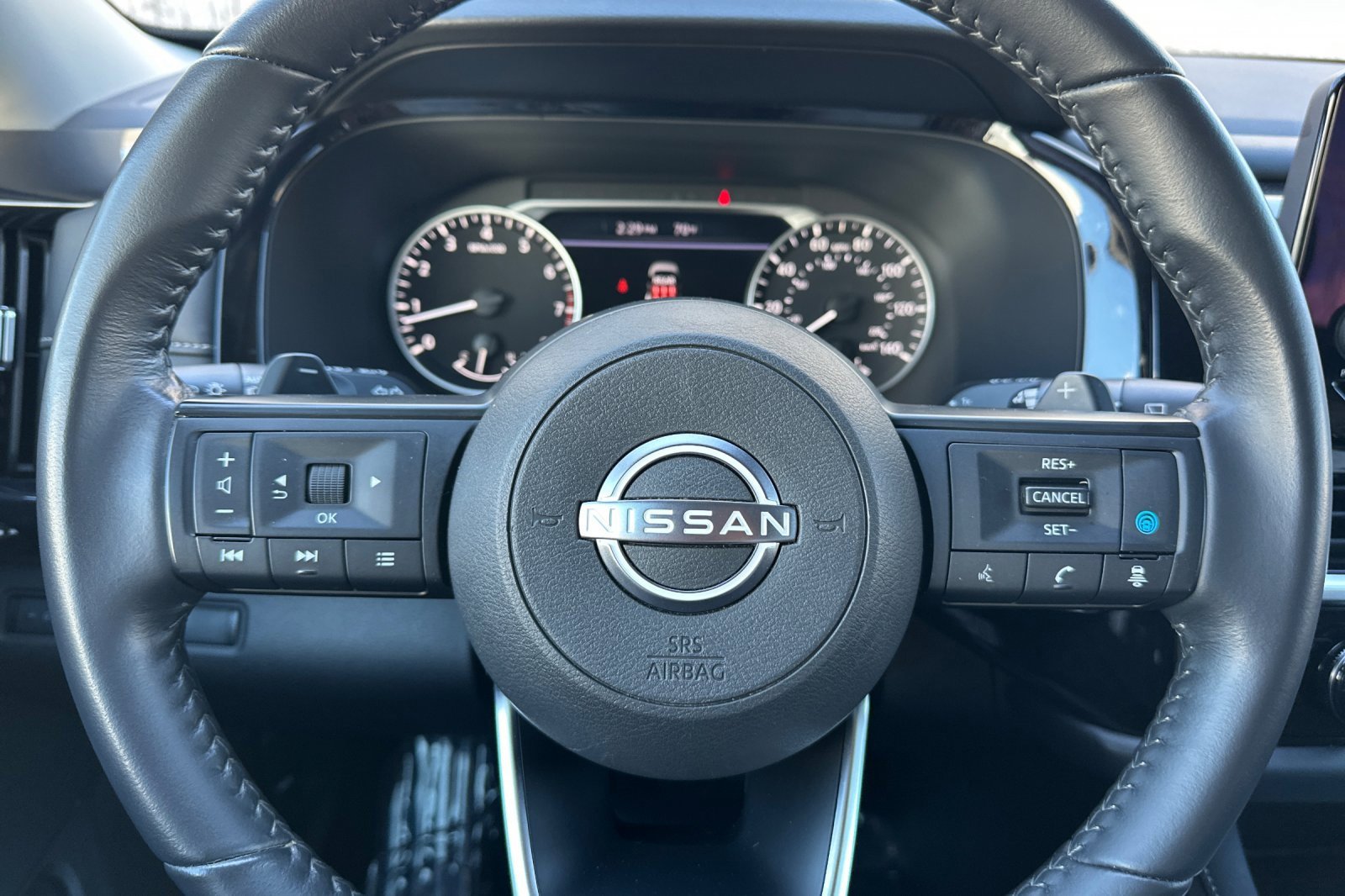 Certified 2024 Nissan Pathfinder SV image 27