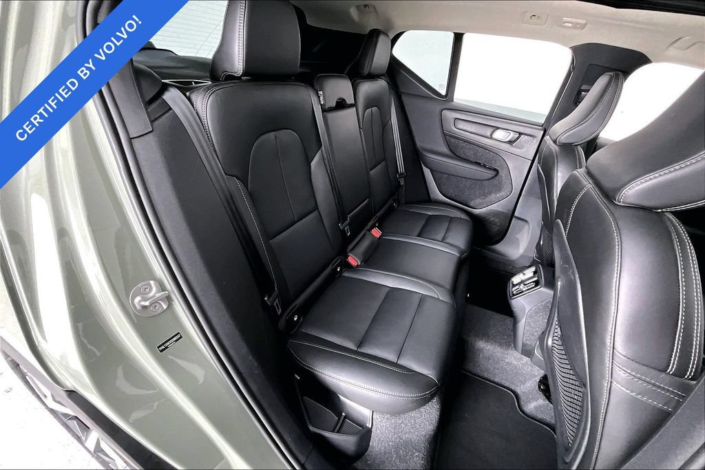 Certified 2025 Volvo XC40 B5 Plus AWD/4WD image 36