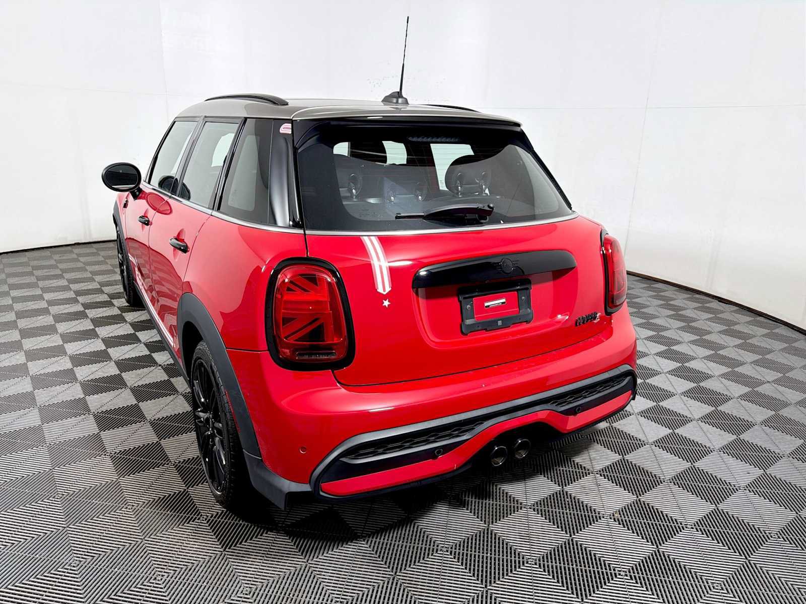 Used 2023 MINI Cooper S FWD image 5