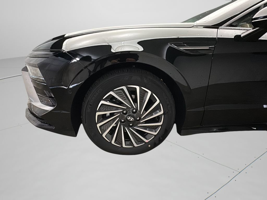 New 2026 Hyundai Sonata Limited image 3