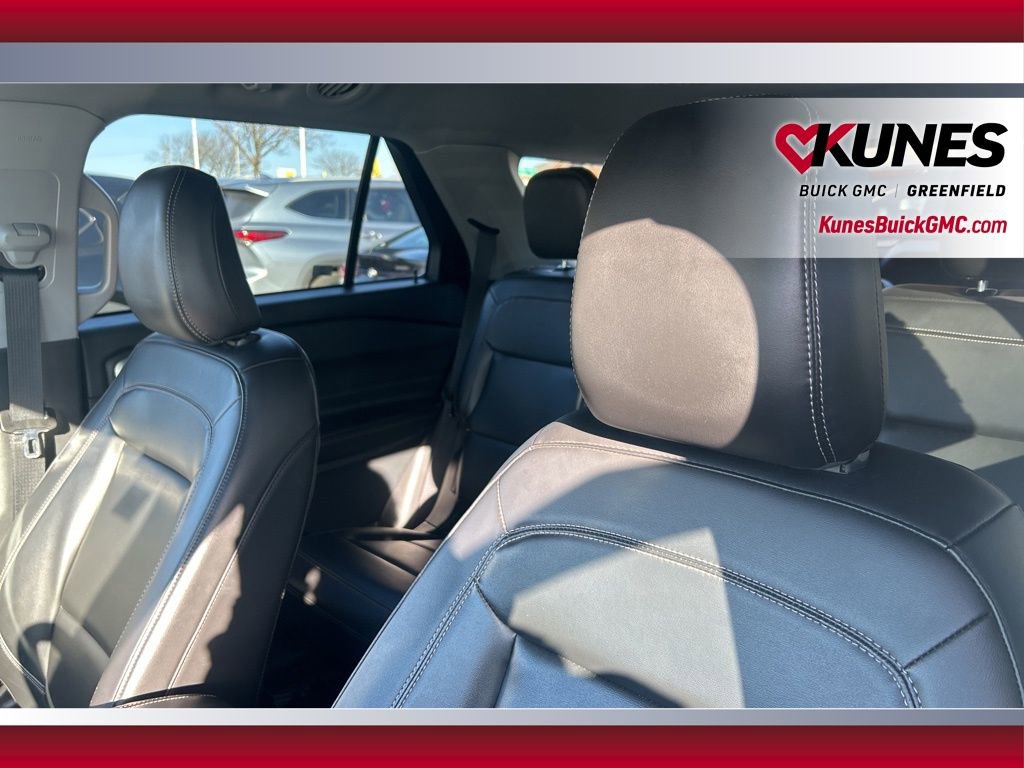 Used 2023 Ford Explorer XLT w/ Equipment Group 202A image 33