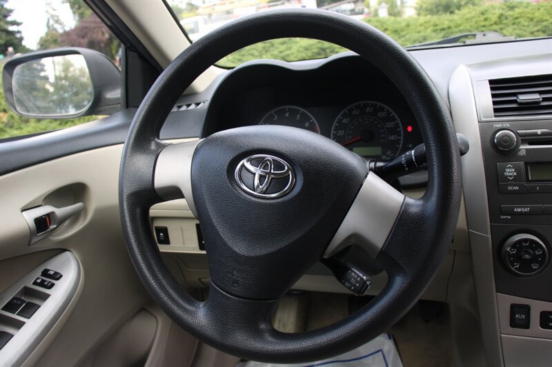 Used 2011 Toyota Corolla LE FWD image 16