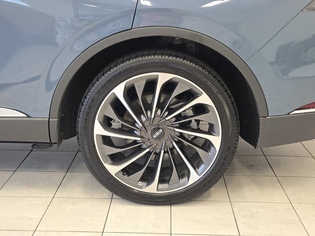 Used 2025 Lincoln Aviator Reserve w/ Equipment Group 201A AWD/4WD image 15