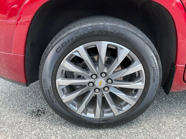 Used 2023 Chevrolet Traverse Premier w/ LPO, Cargo Package FWD image 27