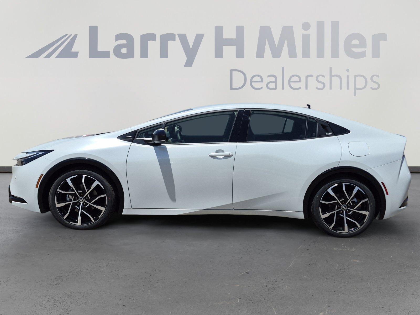 Certified 2026 Toyota Prius Plug-In Hybrid FWD image 2