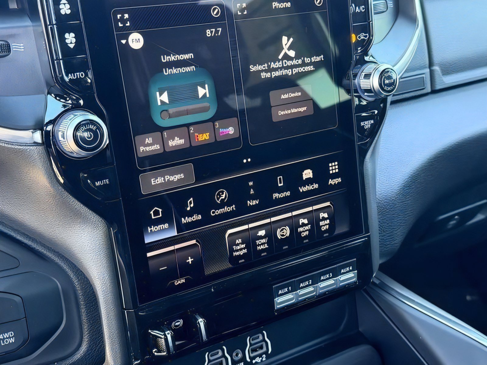 New 2026 RAM 2500 Laramie AWD/4WD image 21