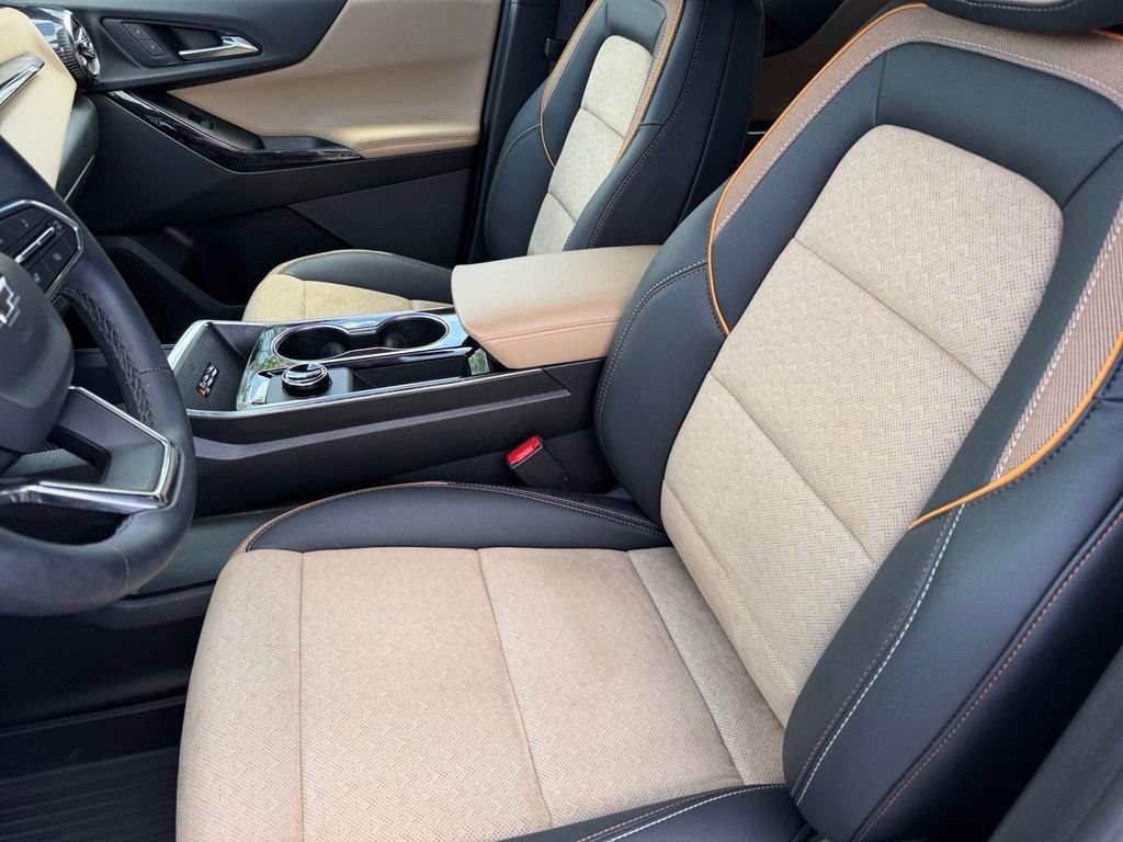 Used 2026 Chevrolet Equinox ACTIV w/ Convenience Package III image 10