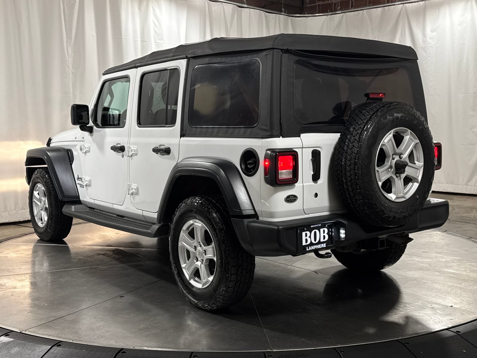 Used 2018 Jeep Wrangler Unlimited Sport S AWD/4WD image 9