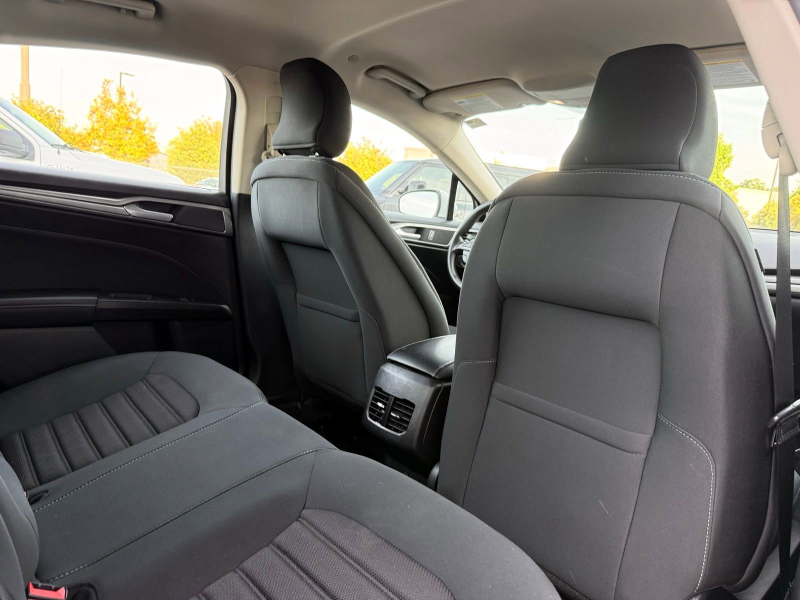 Used 2019 Ford Fusion SE image 20