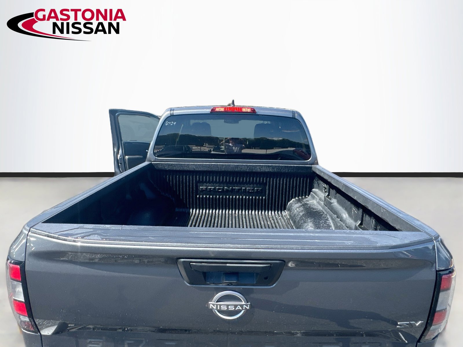 Used 2023 Nissan Frontier SV RWD image 32