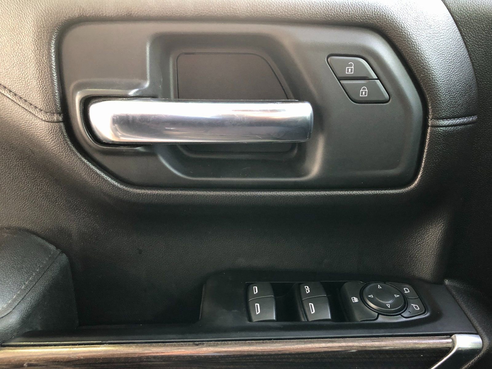 Used 2019 Chevrolet Silverado 1500 LT w/ All-Star Edition image 39