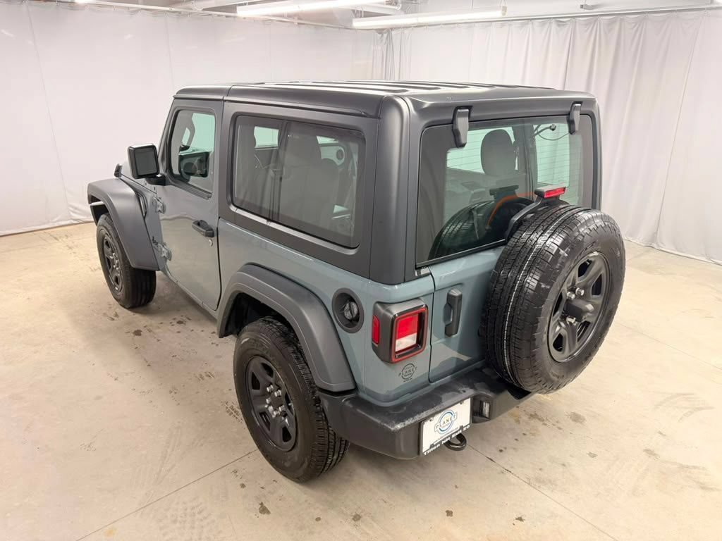 Used 2025 Jeep Wrangler Sport AWD/4WD image 8