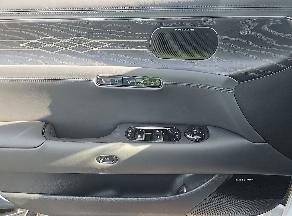 Used 2026 Genesis G90 3.5T Prestige image 6