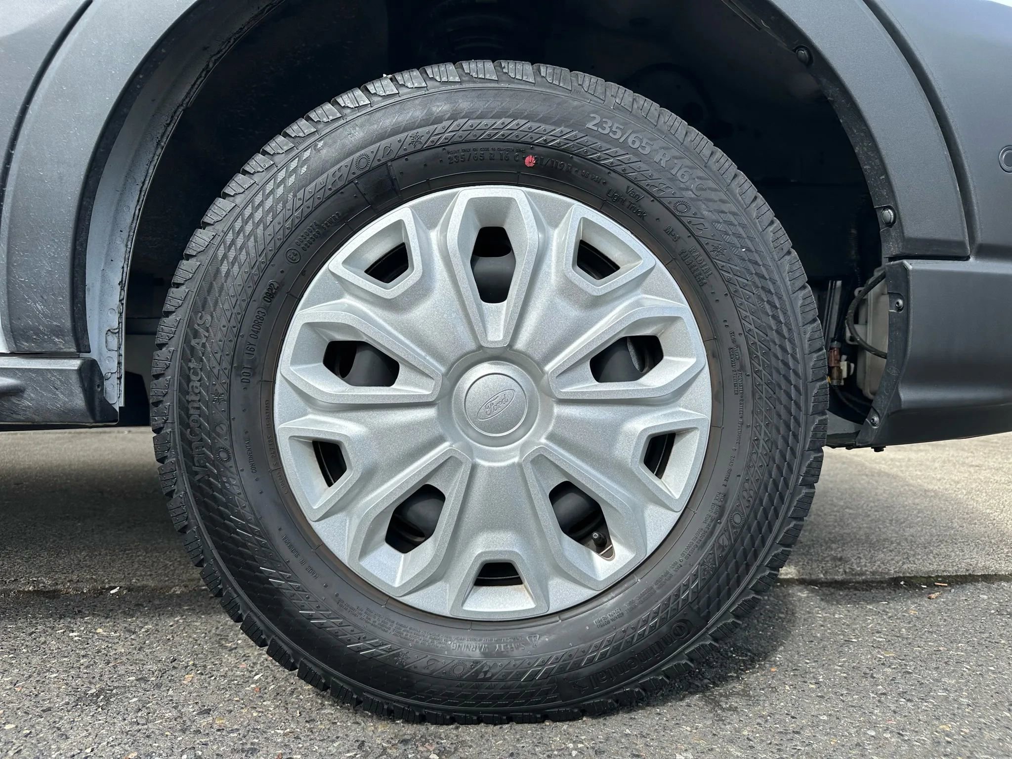 Used 2023 Ford E-Transit Low Roof image 22