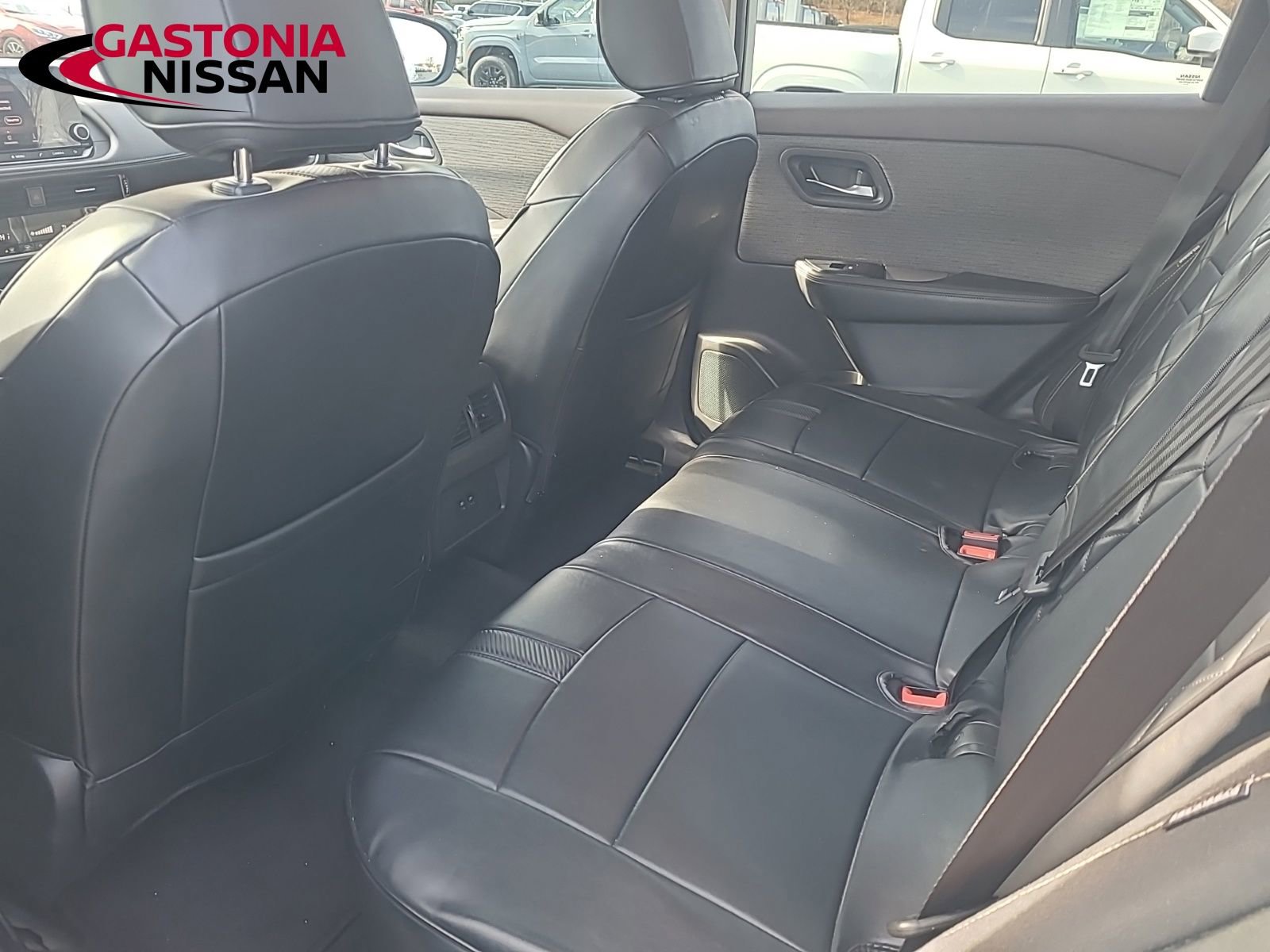 Used 2022 Nissan Rogue SV image 29