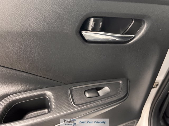 Used 2025 Nissan Versa SV FWD image 32