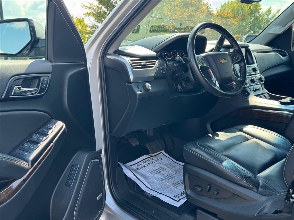 Used 2019 Chevrolet Suburban LT RWD image 15